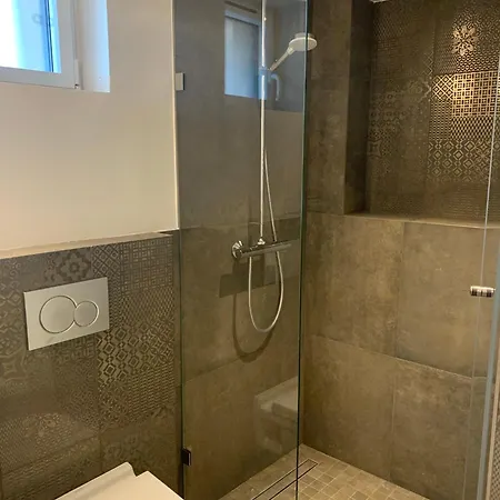 Apartman Unique Dans Le Vieux-nice! Avec Jardin Et Terrasse *